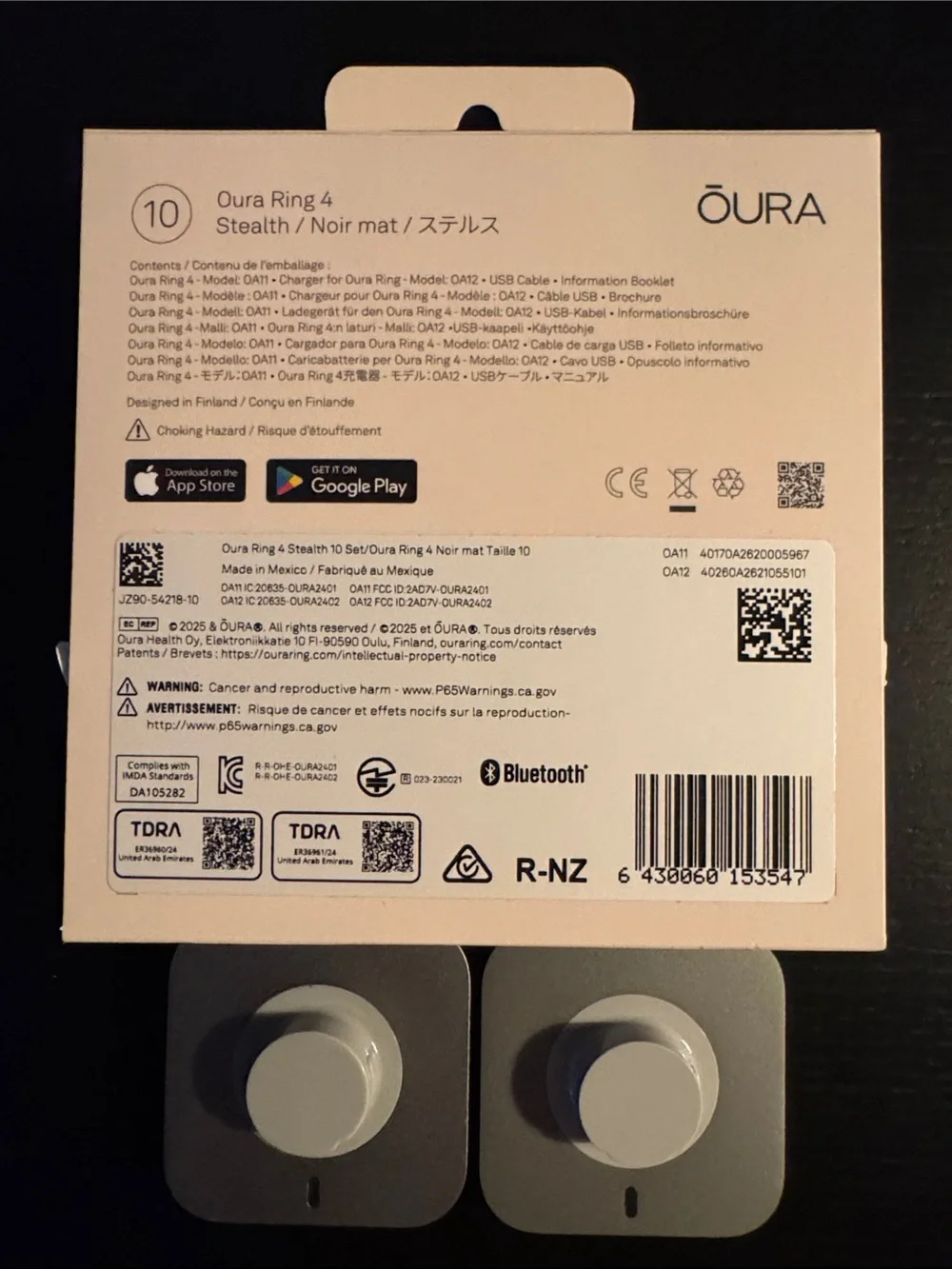 Oura Ring Gen 4 in Stealth Black with (2) additional Oura Chargers - Size 10